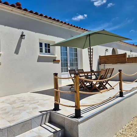 Casa Madrina, L'hacienda De Soubran, Classé 4 étoiles Сasa de vacaciones *